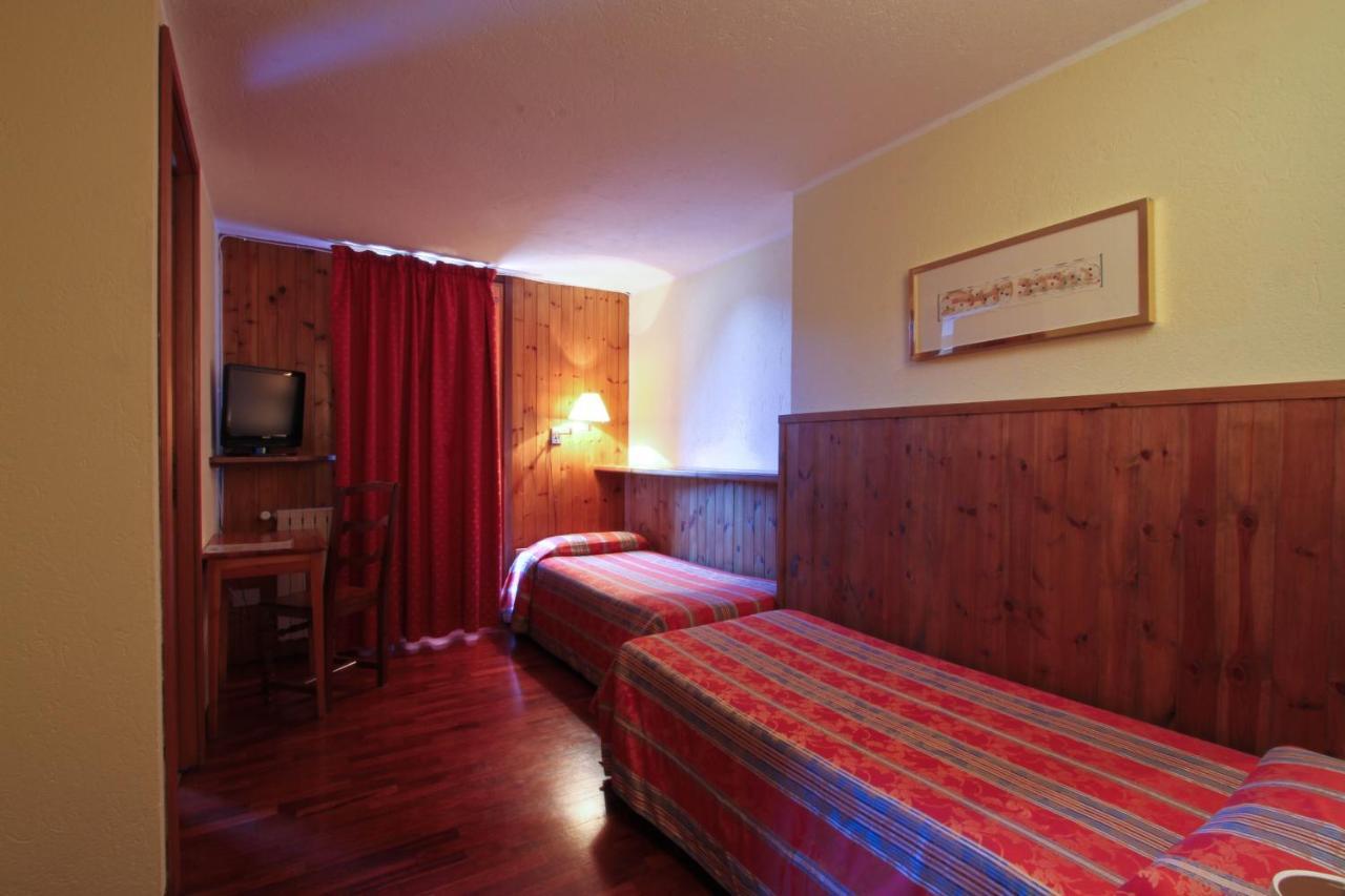 Hotel Dolonne Курмайор Экстерьер фото